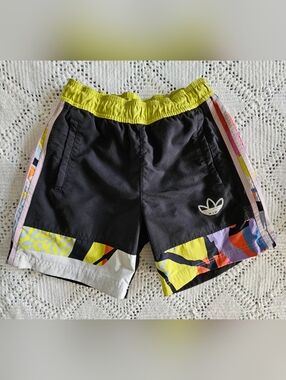 Adidas Originals Love Unites Pride Woven Shorts XS Multicolor Trefoil 2021